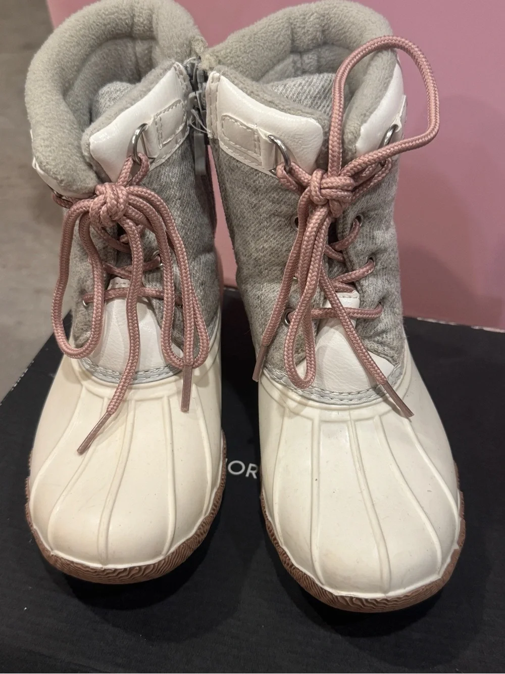 Nordstrom Cream & Light Gray Winter Duck Boots